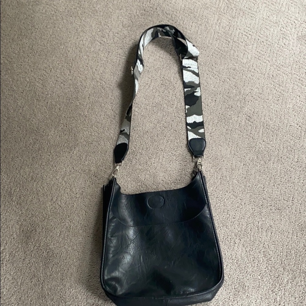 Ah Dorned Vegan Crossbody W/Guitar Strap